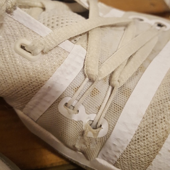 Kyrie III - Picture 5 of 5